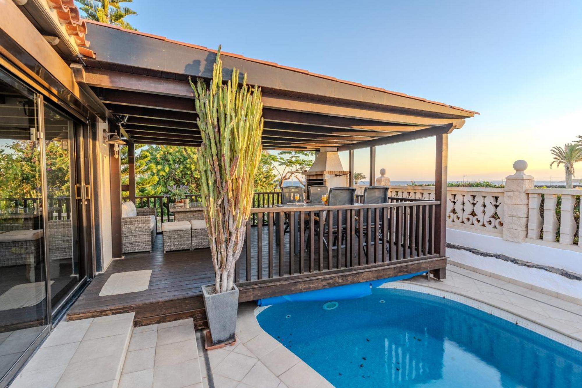 Oceanfront - Amarilla Breeze Holiday home *
